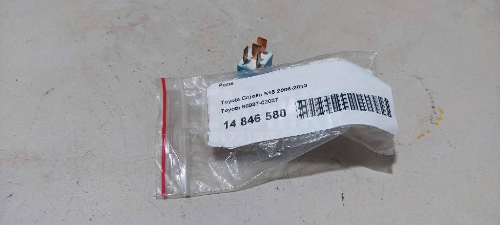 Реле 9098702027 Toyota