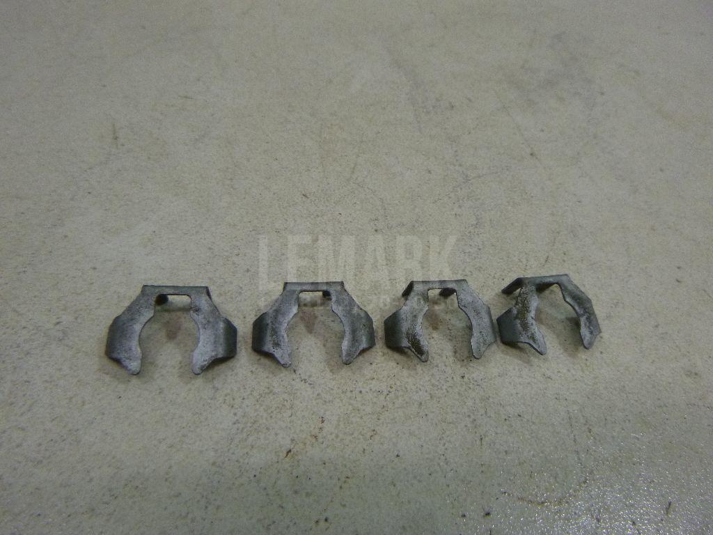 Крепеж форсунки 04E133047F VAG